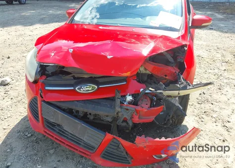 2013 Ford Focus Se z USA, uszkodzony, nr VIN 1FADP3F2XDL124682